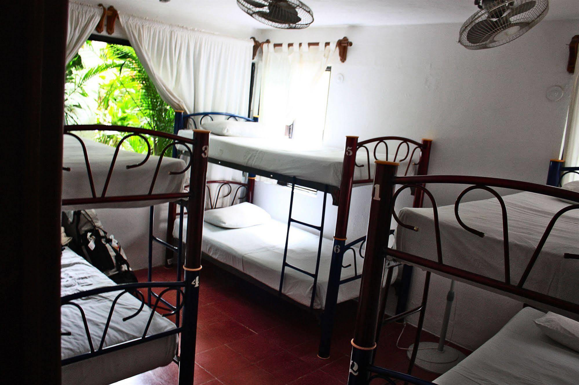 Hostal Haina Cancun Exterior photo
