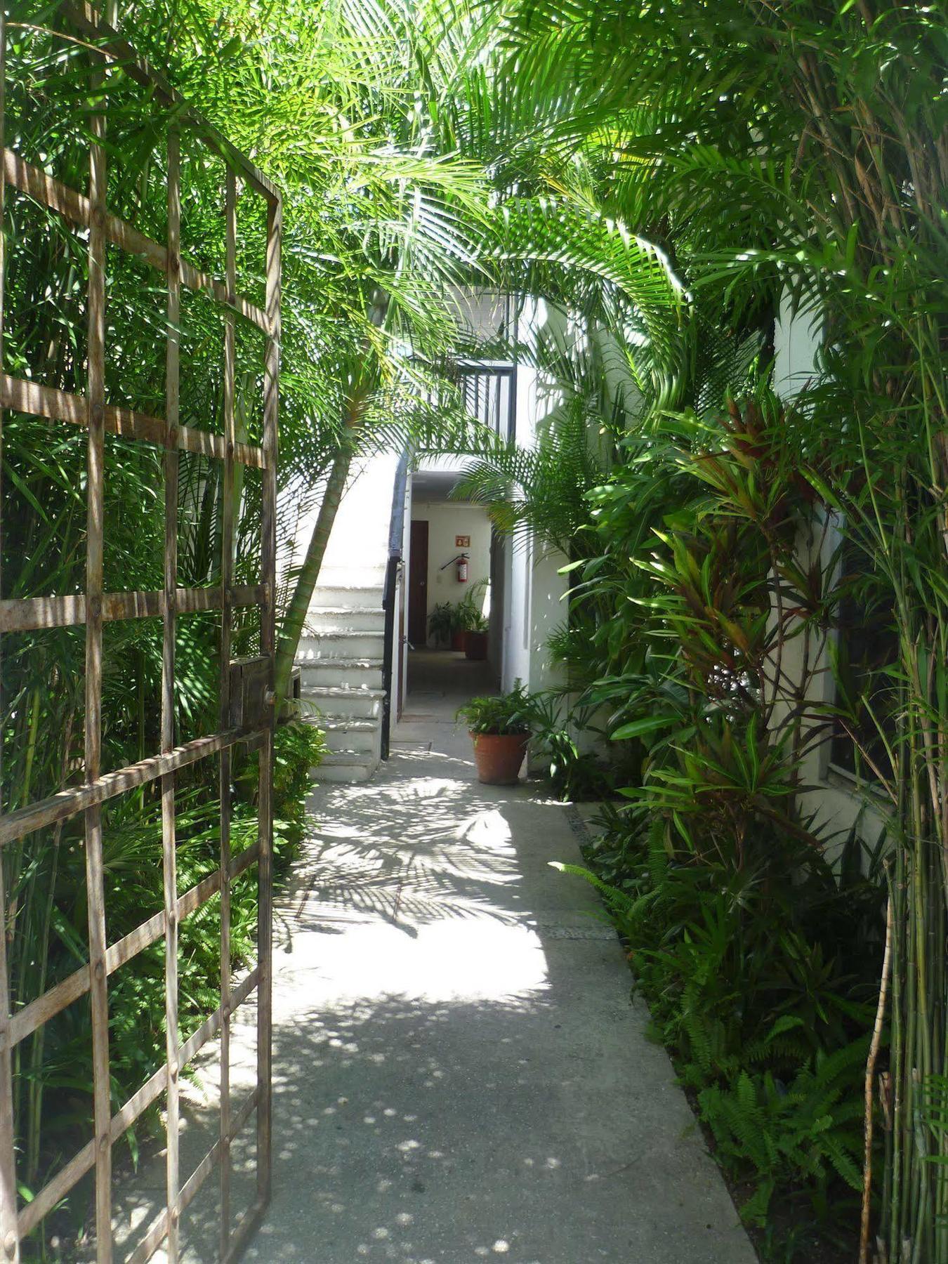 Hostal Haina Cancun Exterior photo